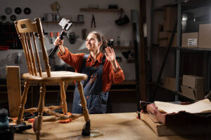 نجار في الشروق