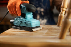 نجار باب وشباك في مدينة نصر